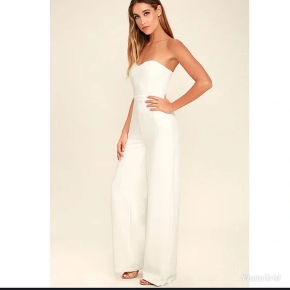 Lulu’s Edith White Strapless Stretchy Ponte Fabric Wide-Leg Sexy Jumpsuit NWOT M - Picture 1 of 16